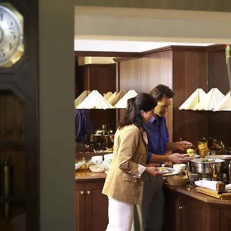 Hotel Weisses Kreuz 4*