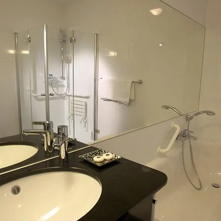 Otel Weisses Kreuz 4*