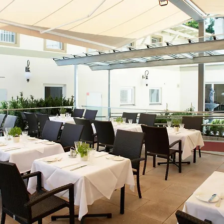 Hotel Weisses Kreuz 4*