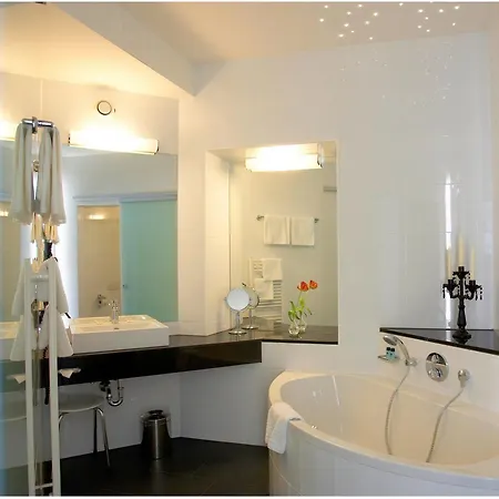 Weisses Kreuz Hotel 4*