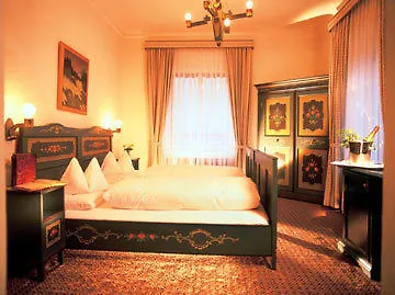 Hotel Weisses Kreuz 4*